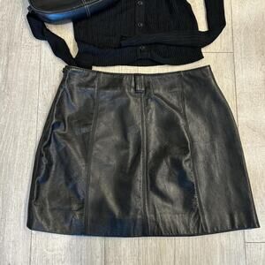 Wilsons leather maxima black leather mini skirt. Size 10